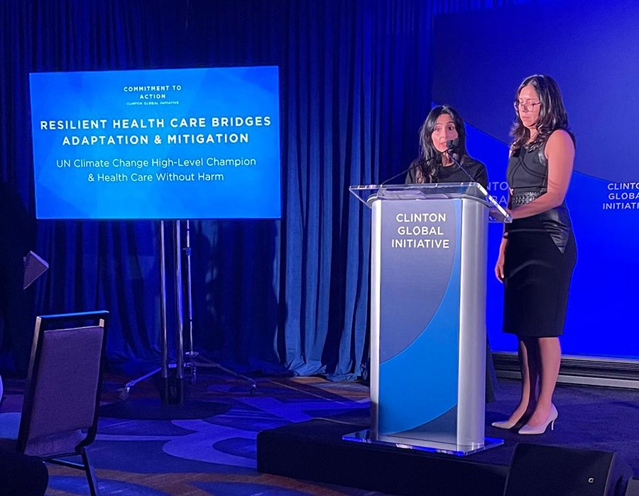 Diana Picon Manyari and H.E. Ms. Razan Al Mubarak during the announcement of the commitment with Clinton Global Initiative